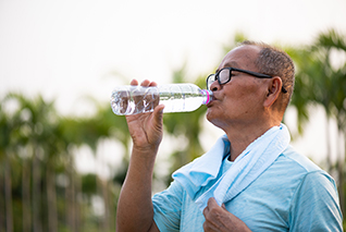 Manage Dehydration in Senior